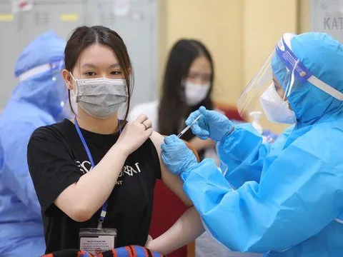 Bộ Y tế khích lệ người dân tiêm vaccine COVID-19 qua chiến dịch 'Vui Trung thu, tựu trường an toàn'