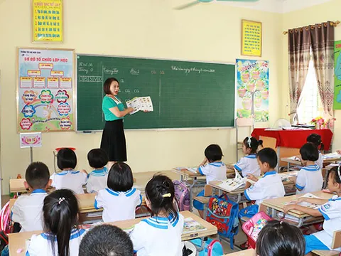 Khẩn trương tuyển dụng, khắc phục tình trạng thiếu giáo viên