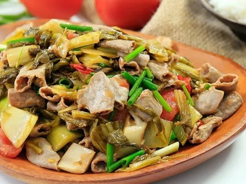 Vụ 'lòng xào dưa 30k': Nhà trường đưa ra kết luận vụ việc, hé lộ tình trạng mới nhất của cô giáo