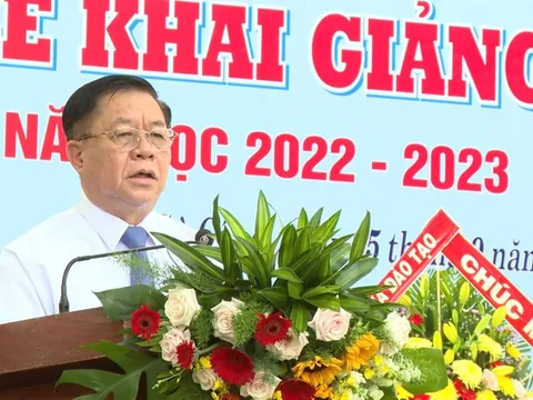 Trưởng ban Tuyên giáo Trung ương dự khai giảng năm học mới ở Tiền Giang