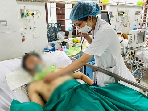 Đột ngột khó thở 2 mắt nhìn mờ, nhập viện khẩn sau khi liên tục uống rượu