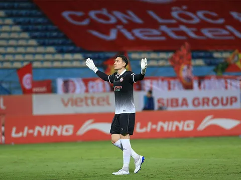 Thủ môn Đặng Văn Lâm đang khiến cả V.League ngả mũ