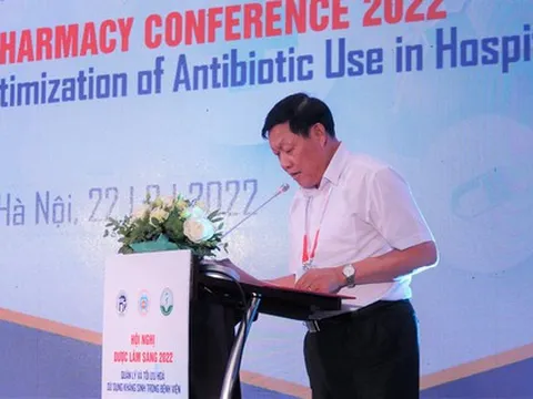 Thứ trưởng Bộ Y tế cảnh báo hệ lụy của việc tự ý dùng thuốc kháng sinh