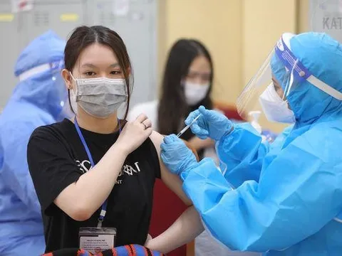 1,2 triệu liều vaccine COVID-19 Pfizer vừa về đến Việt Nam
