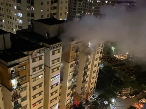 Đốt tủ quần áo để doạ bạn gái, thanh niên gây cháy chung cư trong đêm