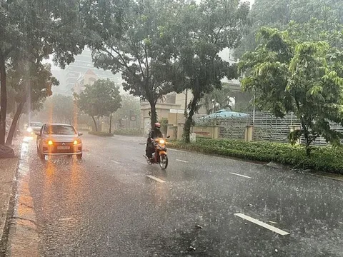 Dự báo thời tiết ngày 1/10: Cả nước mưa giông dài ngày