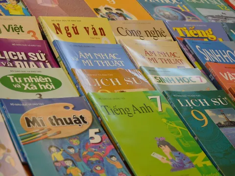 Bộ GD&ĐT sẽ tăng cường giám sát tuyển chọn tác giả, thực nghiệm sách giáo khoa