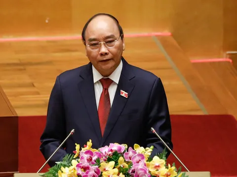 Chủ tịch nước Nguyễn Xuân Phúc gửi thư khen những tấm gương dũng cảm cứu người giữa dòng nước lũ