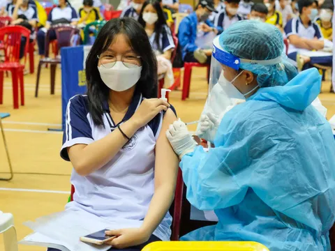 Làm sao để đẩy nhanh tốc độ tiêm vaccine phòng COVID-19 cho trẻ?