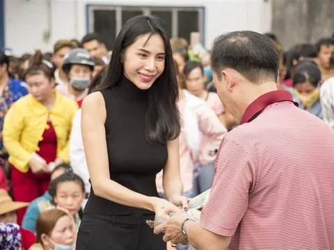 Sau một năm ồn ào, hoạt động từ thiện của những sao Việt thay đổi ra sao?