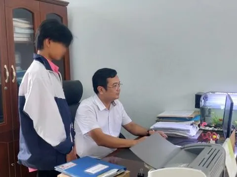 Nam sinh lớp 10 đến gặp trực tiếp thầy Hiệu trưởng, đăng ký tự nguyện bỏ chơi game
