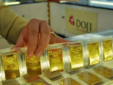Giá vàng ngày 17/10: Vàng trong nước niêm yết ở mức thấp