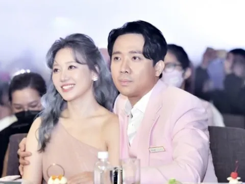 Hari Won bị mẹ hỏi chuyện mang bầu, Trấn Thành để lại bình luận gây chú ý