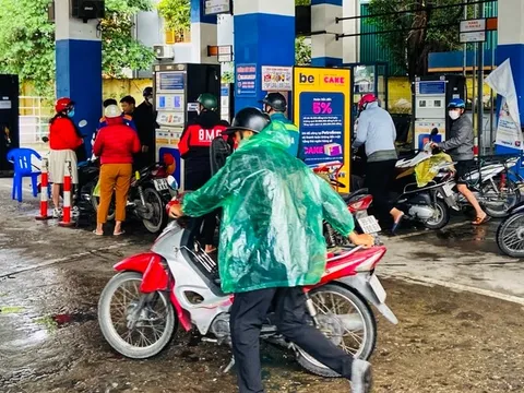 Từ 15h hôm nay (21-10), giá xăng dầu tăng nhẹ