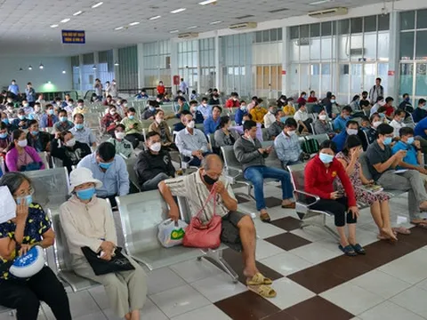 Vé tàu hoả tiếp tục giảm 30% trước Tết