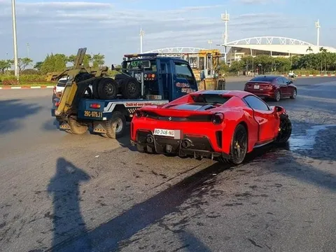 Hà Nội: Siêu xe Ferrari tông xe máy, một người tử vong tại chỗ