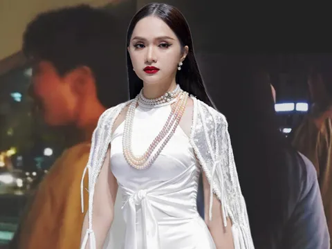 Hương Giang bất ngờ công khai 'tình mới' cực điển trai tại nước ngoài?