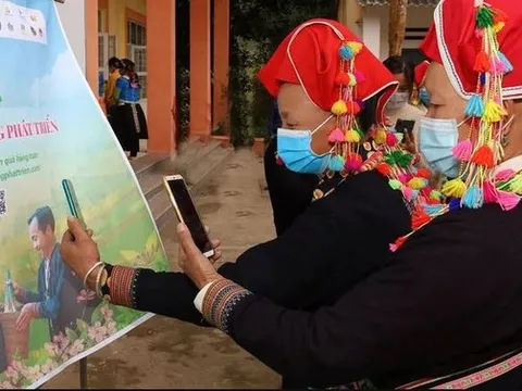 Hộ nghèo, cận nghèo sẽ được hỗ trợ điện thoại thông minh từ ngày 12/12