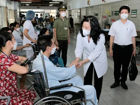 Tiếp tục sửa đổi, bổ sung để hoàn thiện cơ chế tự chủ các bệnh viện công lập