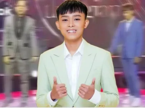 Hồ Văn Cường trổ tài vũ đạo cùng danh ca Ngọc Sơn: Còn đâu anh chàng điềm tĩnh hát dân ca?