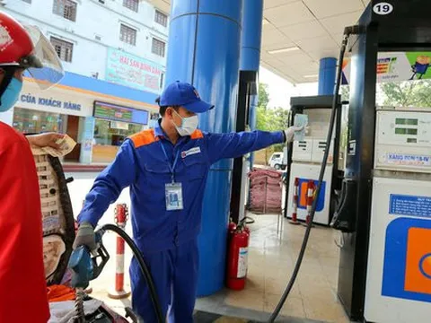Cửa hàng bán lẻ xăng dầu Hà Nội hết hàng do khó khăn về nguồn cung chứ không phải do công tác vận chuyển