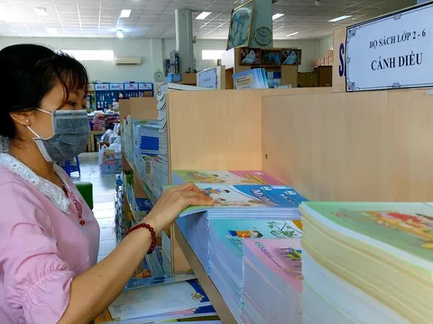Đề xuất quy định mức 'giá trần' và 'giá sàn' với sách giáo khoa