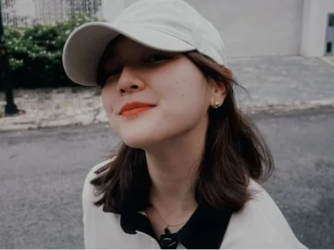 Bị so sánh với mẹ bỉm sữa, Hải Tú đăng ảnh thả dáng rạng rỡ