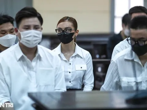 'Hotgirl' Trang Nemo hầu tòa, thái độ gây chú ý