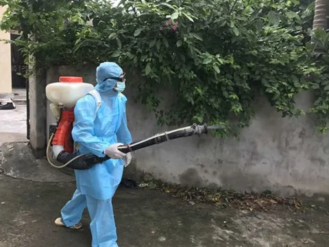 Hà Nội phun hóa chất diện rộng phòng sốt xuất huyết