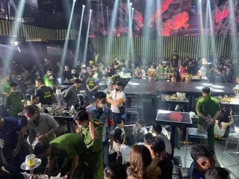 Đột kích vào vũ trường lớn nhất Hải Phòng, giám định ma túy hơn 380 'dân chơi'