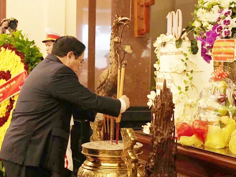 Thủ tướng Chính phủ Phạm Minh Chính dâng hương tưởng niệm cố Thủ tướng Võ Văn Kiệt