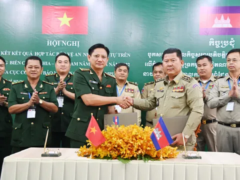 BĐBP tỉnh Kiên Giang và Công an bảo vệ biên giới biển Campuchia sơ kết 2 năm hợp tác bảo vệ ANTT vùng nước lịch sử