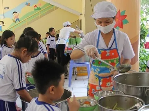 Siết chặt đầu vào thực phẩm trường học sau vụ ngộ độc tại Trường iSchool