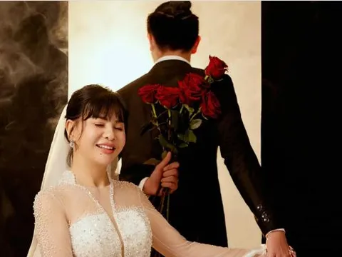 Hậu chia tay, Cát Phượng bỗng nhắc đến chuyện 'đi bước nữa' và người đàn ông bóng đêm