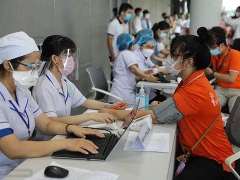 Cần có mô hình y tế khu công nghiệp cho người lao động
