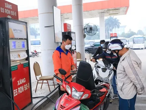 Giá xăng dầu có thể tiếp tục giảm mạnh trong kỳ điều hành ngày mai 12/12