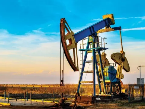 Giá xăng dầu hôm nay 14/12: Giá dầu thế giới trái chiều
