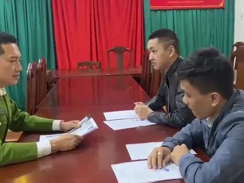 Bắt quả tang 2 đối tượng tổ chức đánh bạc qua mạng