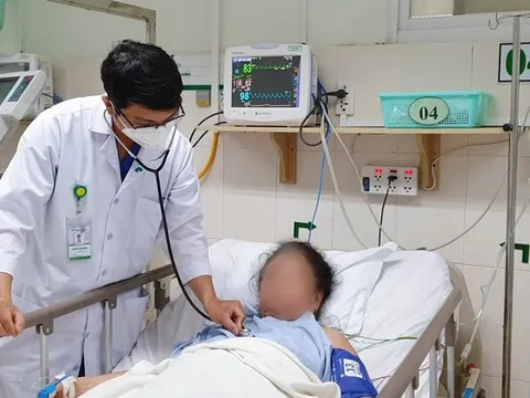 Người phụ nữ đang ăn bắp thì suy hô hấp nặng, nhập viện khẩn vì điều này