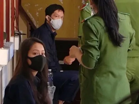 Diễn biến mới vụ bé gái 8 tuổi bị 'dì ghẻ' bạo hành tử vong