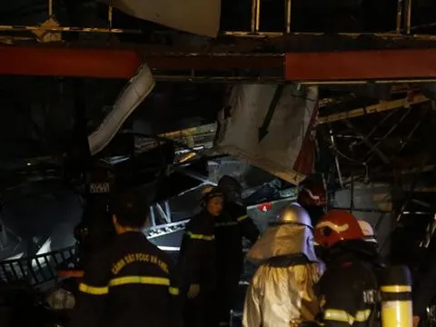 Nổ cửa hàng xe máy ở Hà Nội: Nguyên nhân do bình gas nấu ăn?