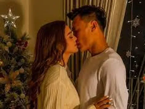 Vợ Tây Bùi Tiến Dũng xả kho bộ ảnh lãng mạn như thuở mới yêu, nhan sắc bà mẹ bỉm sữa chiếm trọn spotlight