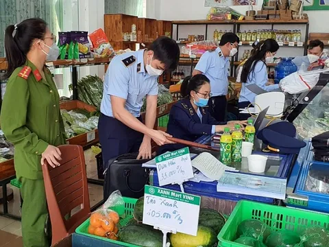 Đẩy mạnh việc kiểm tra an toàn thực phẩm tại các chợ, siêu thị trong dịp Tết