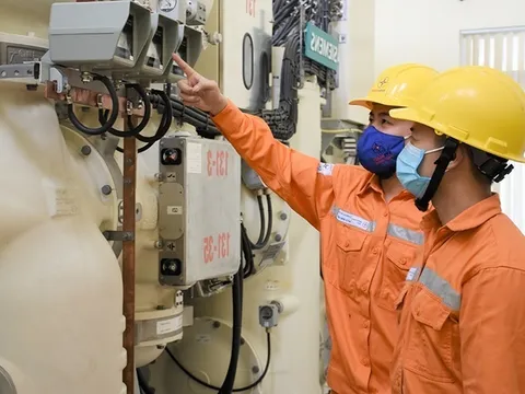 Bộ Công thương nói gì về đề xuất điều chỉnh giá điện như giá xăng dầu?