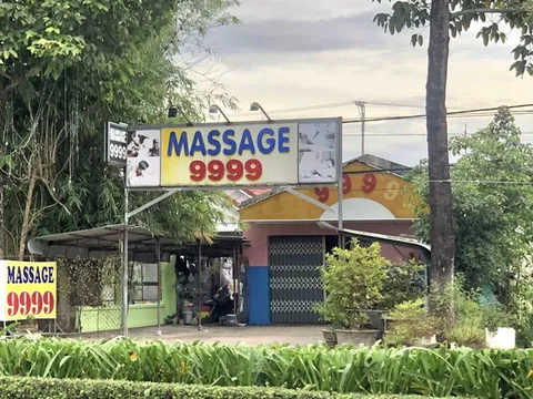 Đòi tiền không được, người đàn ông 'xuống tay' dã man với nữ nhân viên massage