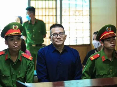 'Cậu IT' Nhâm Hoàng Khang lĩnh 10 năm tù về tội cưỡng đoạt tài sản