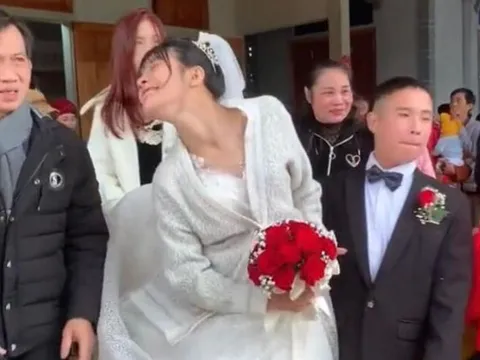 Xúc động khoảnh khắc cô dâu khiếm khuyết cười hạnh phúc, bước 'xiêu vẹo' theo chồng về dinh