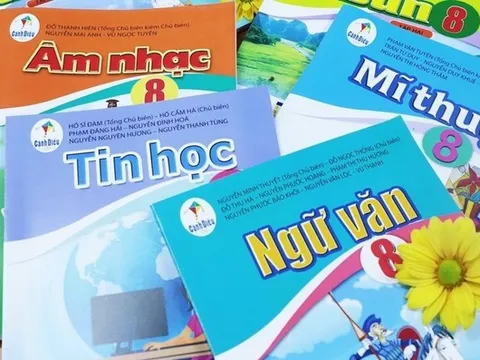 Bộ GD&ĐT phê duyệt danh mục sách giáo khoa lớp 8