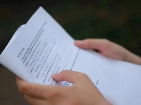 Thương cháu, nữ cán bộ trường học làm lộ đề kiểm tra học kỳ lớp 12 toàn tỉnh
