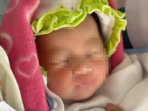 Bé gái sơ sinh bị bỏ rơi bên miệng cống nước và cái kết bất ngờ